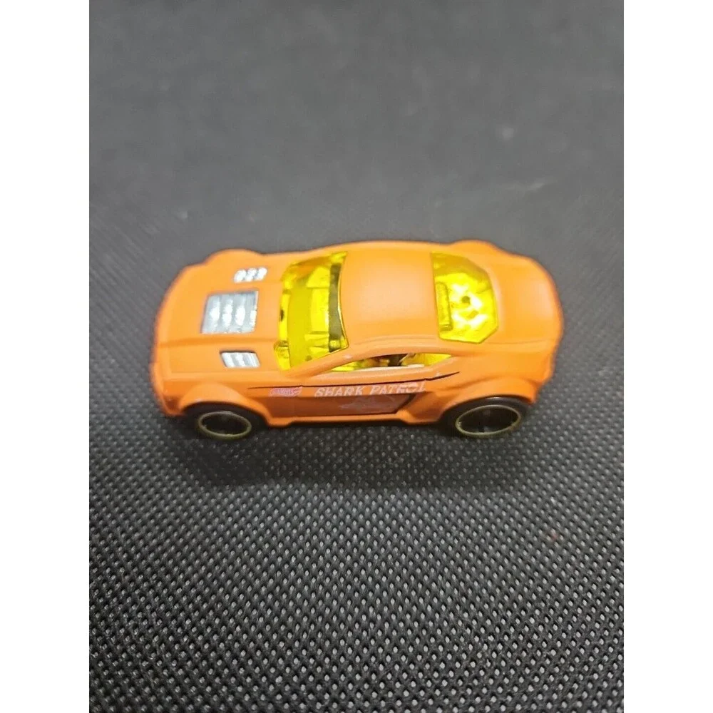 Orange Hot Wheels Torque Twister Orange Shark Patrol 2009